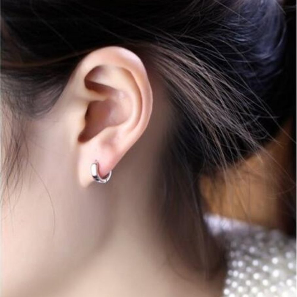NEW 925 Sterling Silver Small Round Hoop Earrings - Picture 5 of 10
